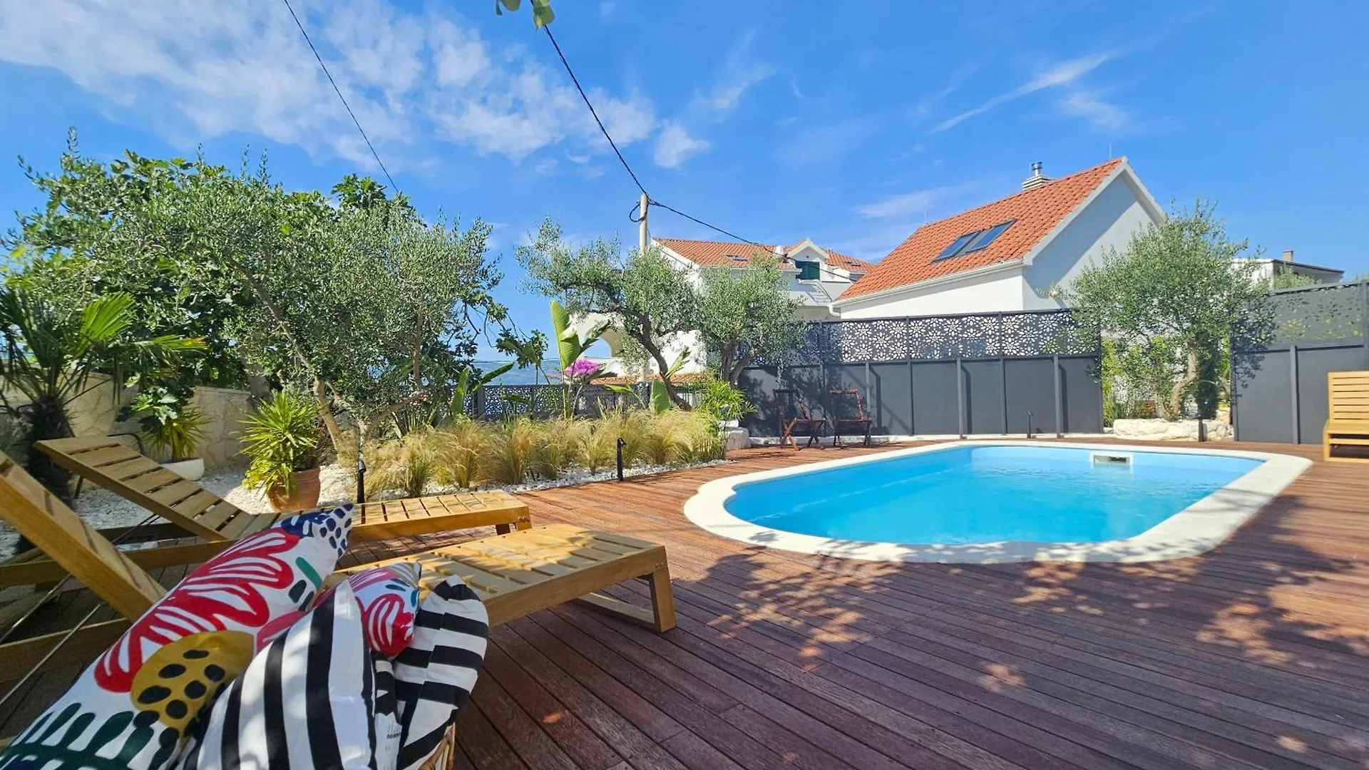The Three Flowers Pool House Trogir 0*,  Chorwacja