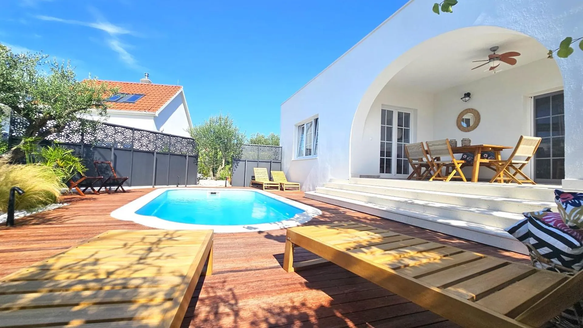 The Three Flowers Pool House Trogir Apartament