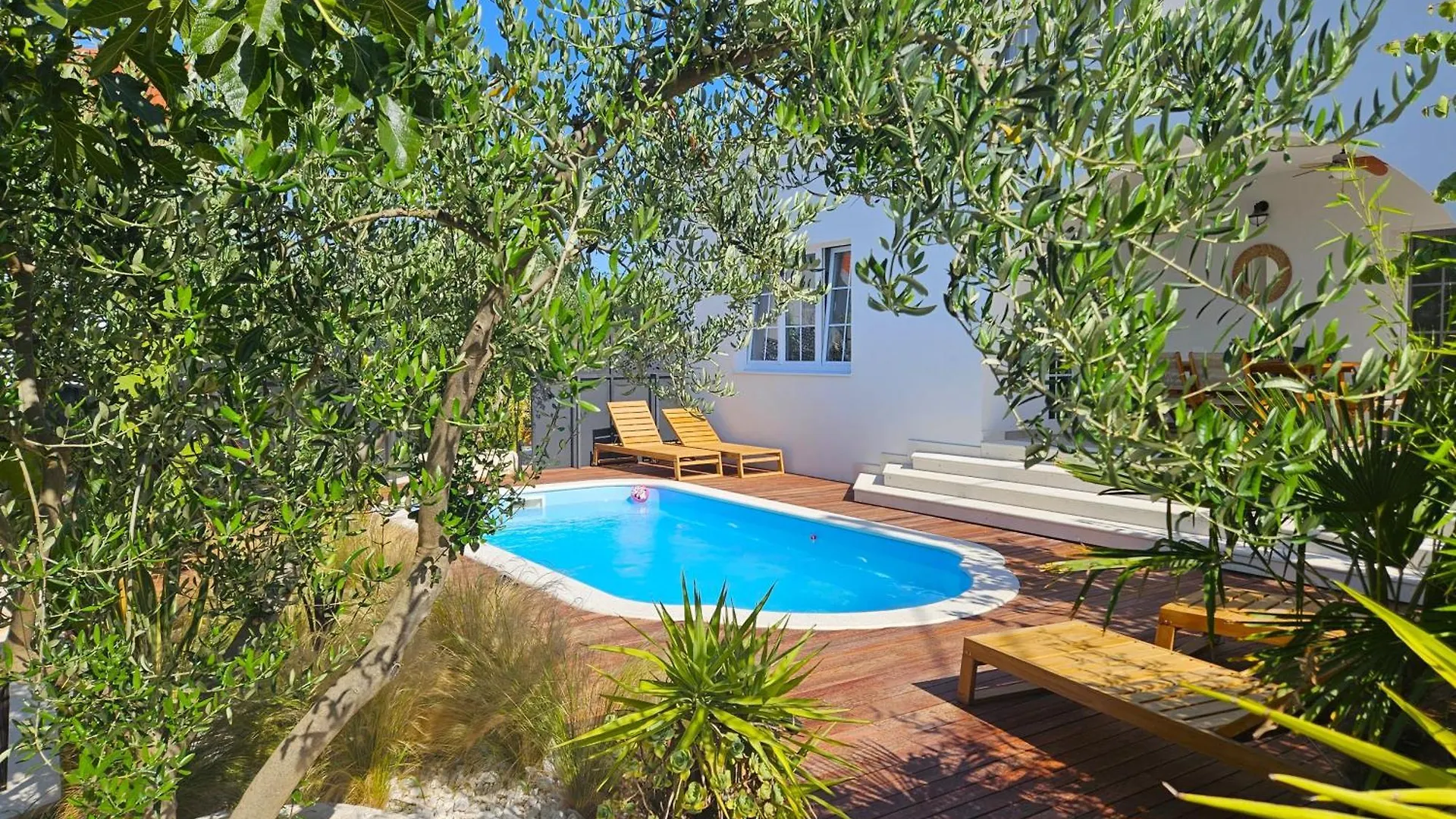The Three Flowers Pool House Trogir
