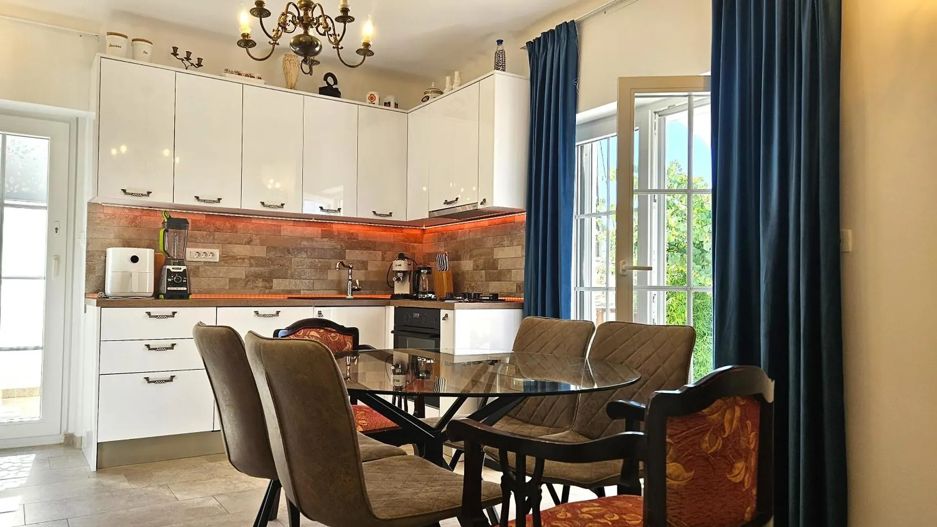 Apartament The Three Flowers Pool House Trogir Chorwacja