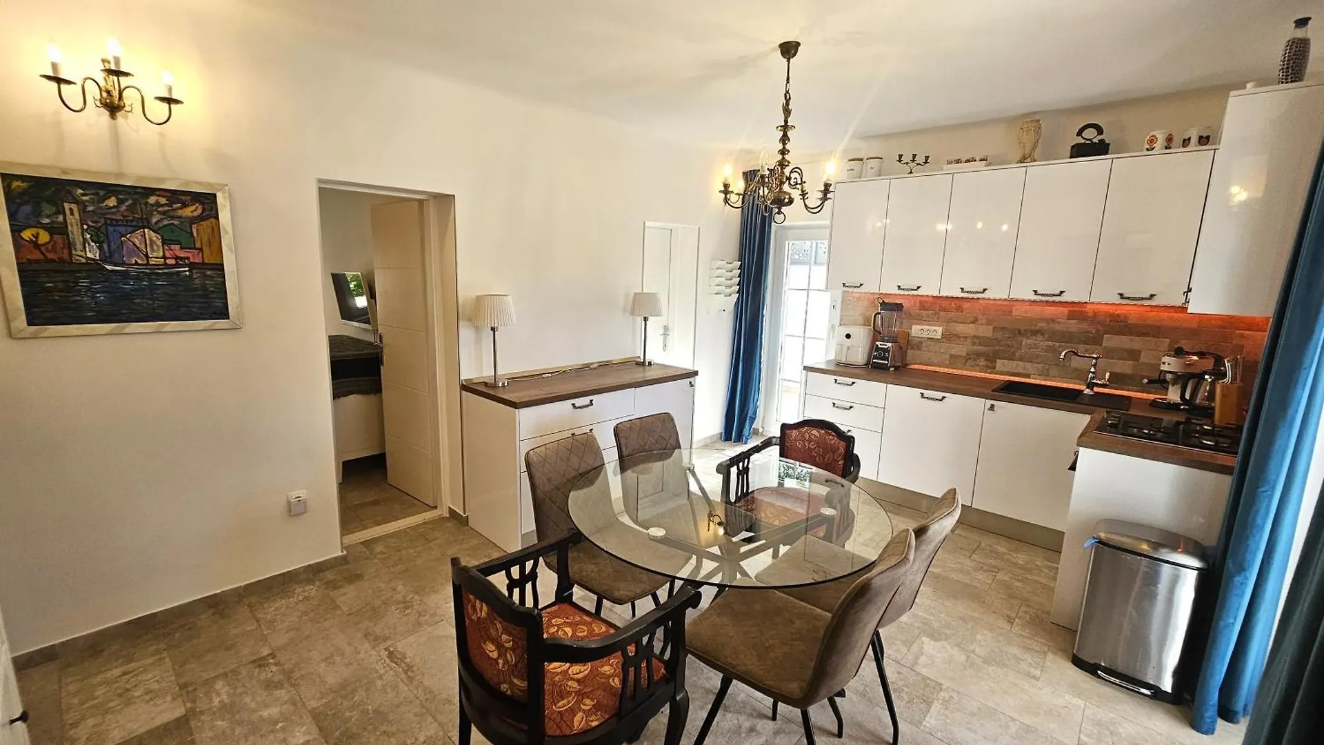 The Three Flowers Pool House Trogir Apartament