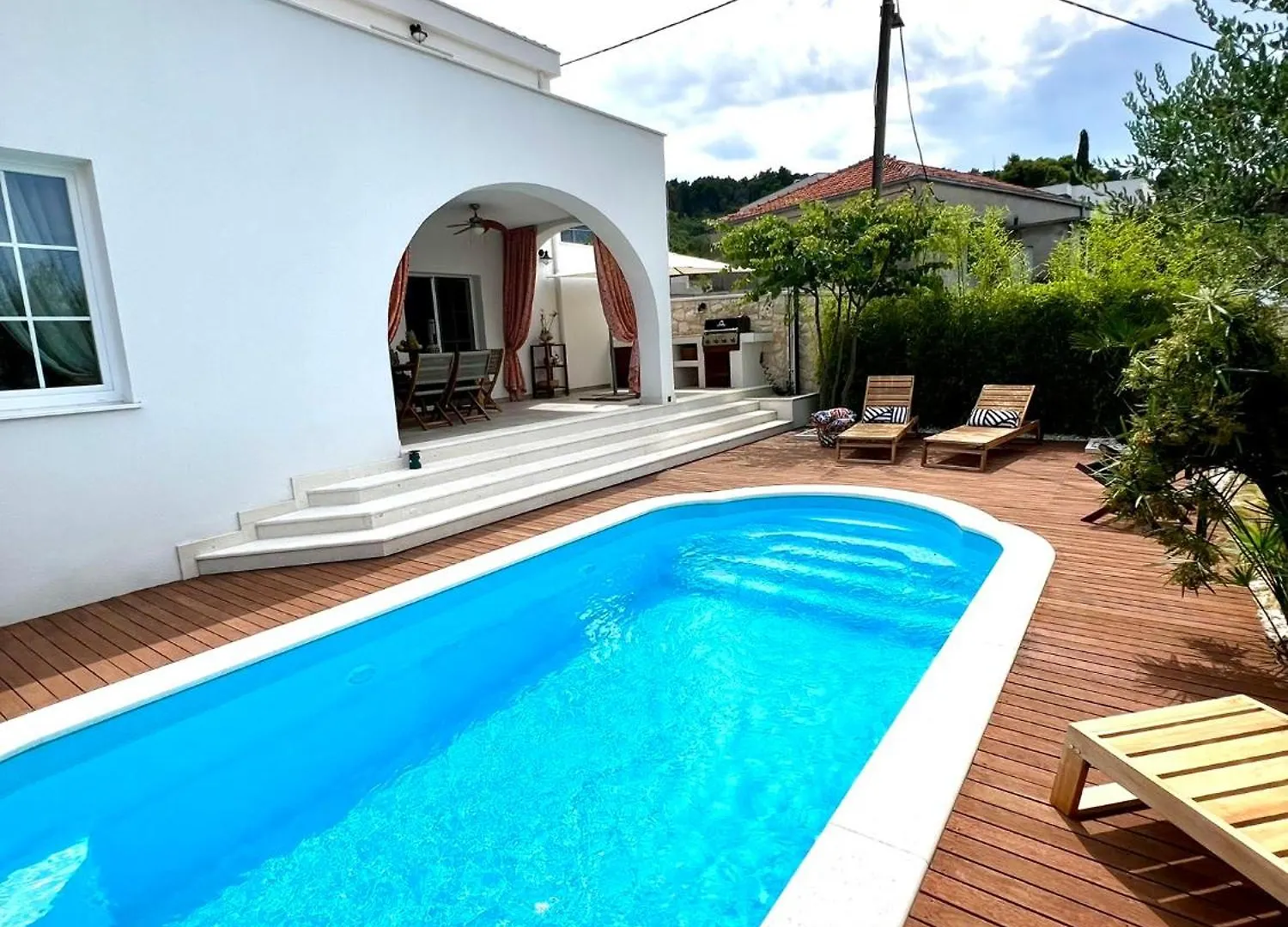 The Three Flowers Pool House Trogir Apartament