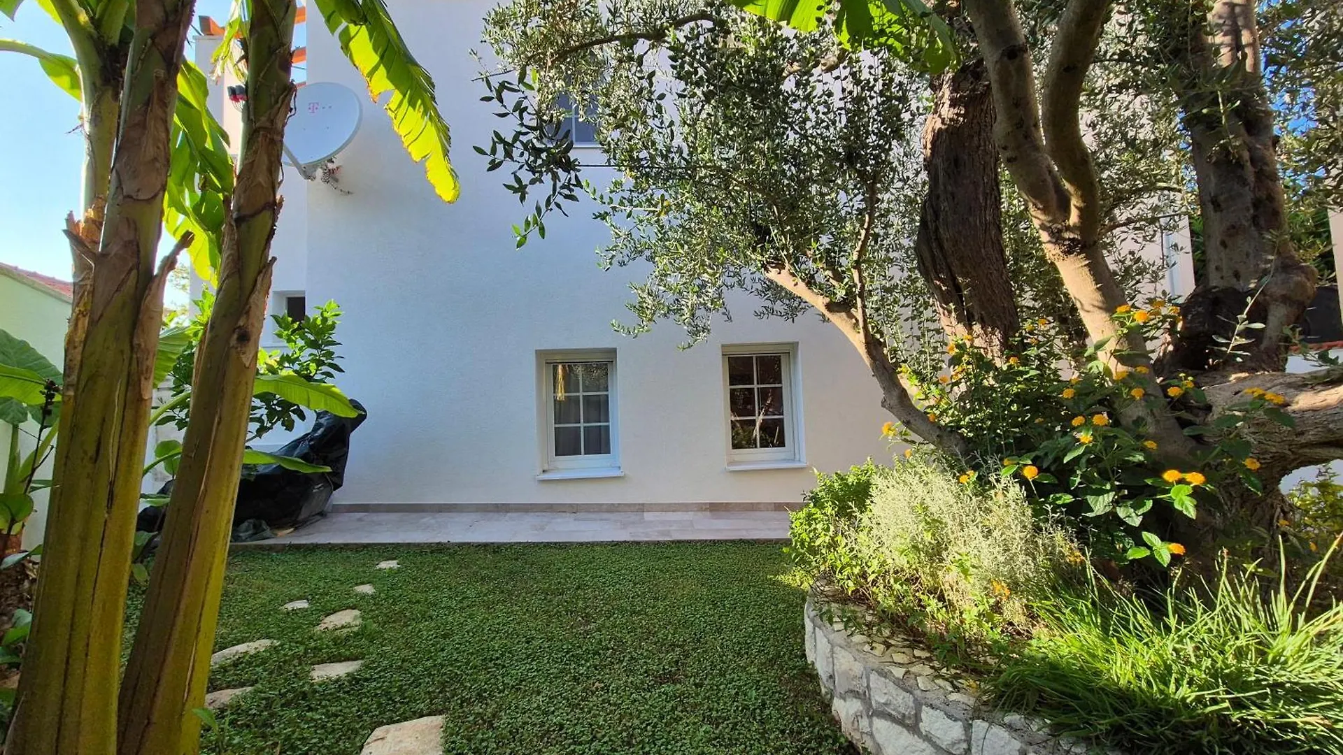The Three Flowers Pool House Trogir 0*,  Chorwacja