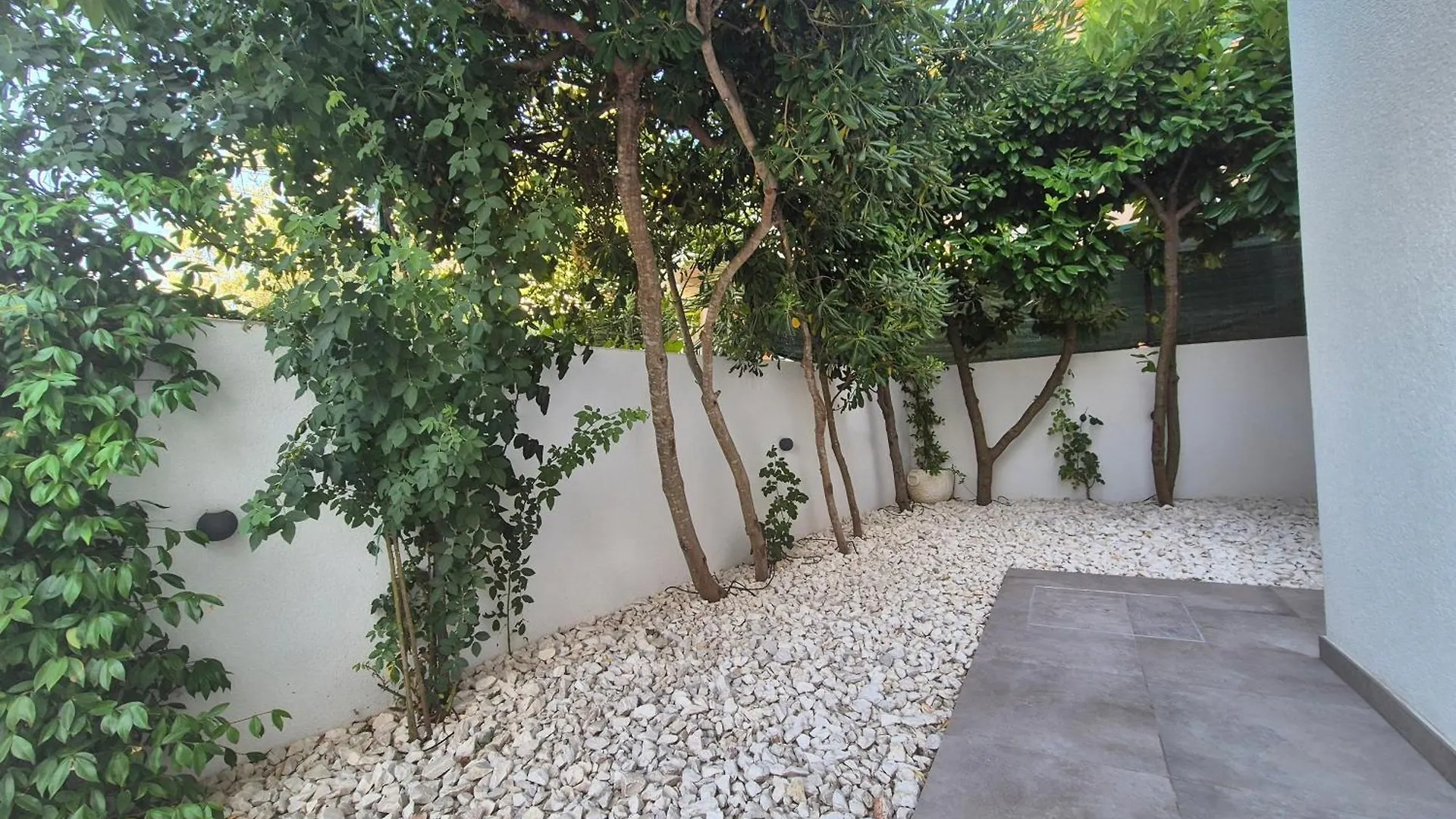 The Three Flowers Pool House Trogir