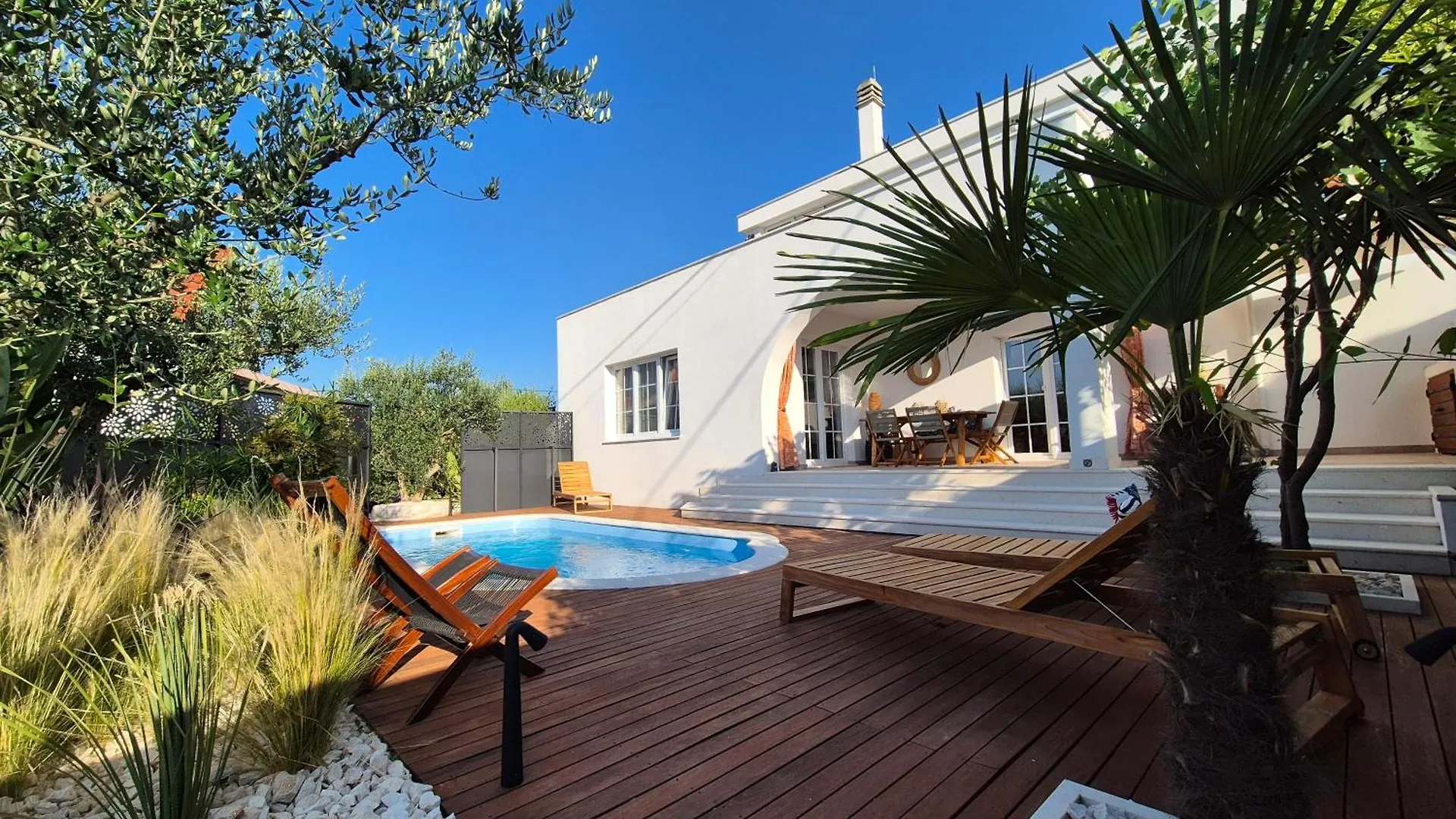 The Three Flowers Pool House Trogir Chorwacja
